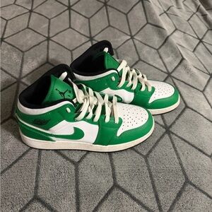 Nike Kids Sneakers in Green and White